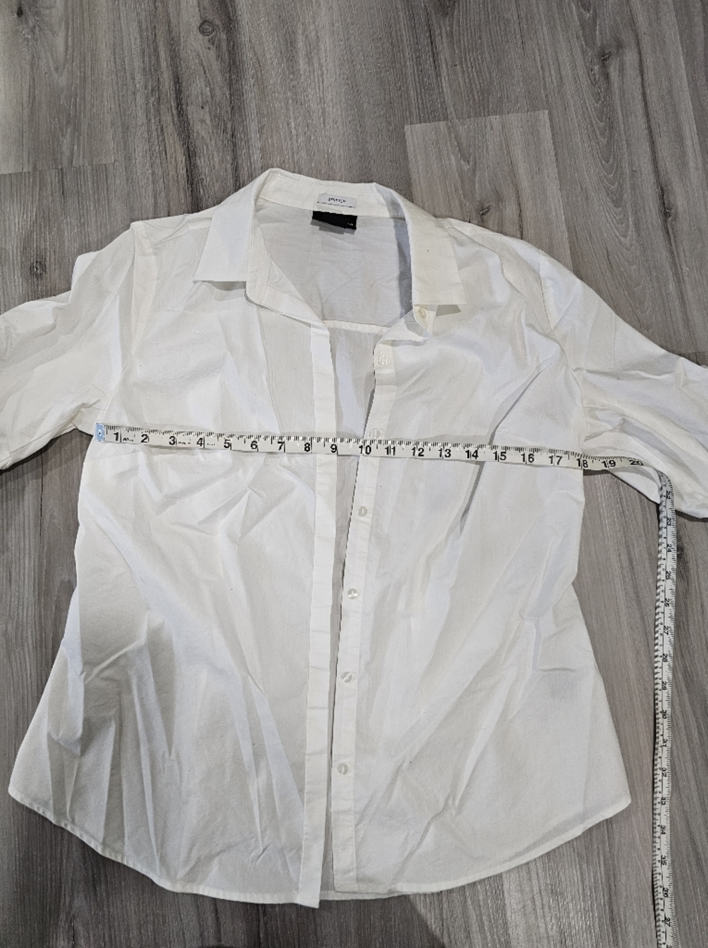 Liz Claiborne White Women's Button Down Top - Picture 3 of 5
